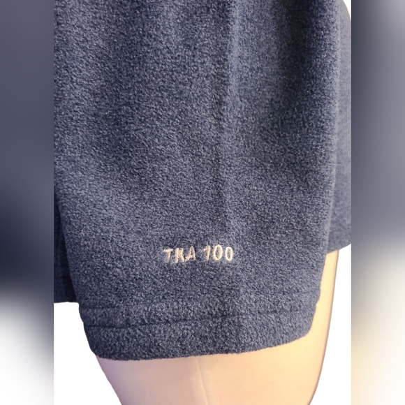 The North Face size L blue pullover - Picture 3 of 10